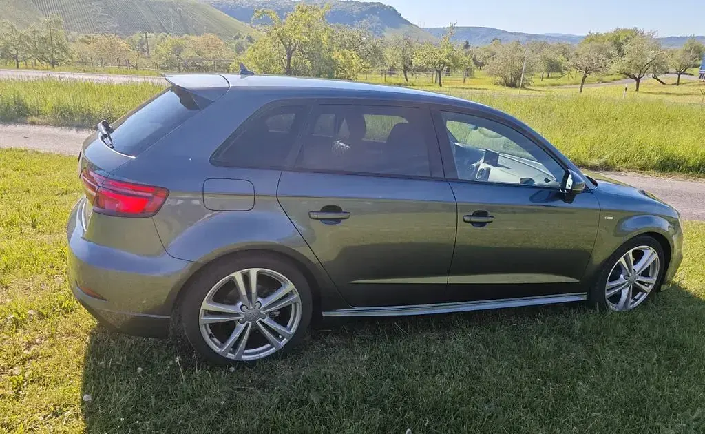 Gebraucht Audi A3 S-Line 150 PS (110 kW) 2018 Grau Limousine