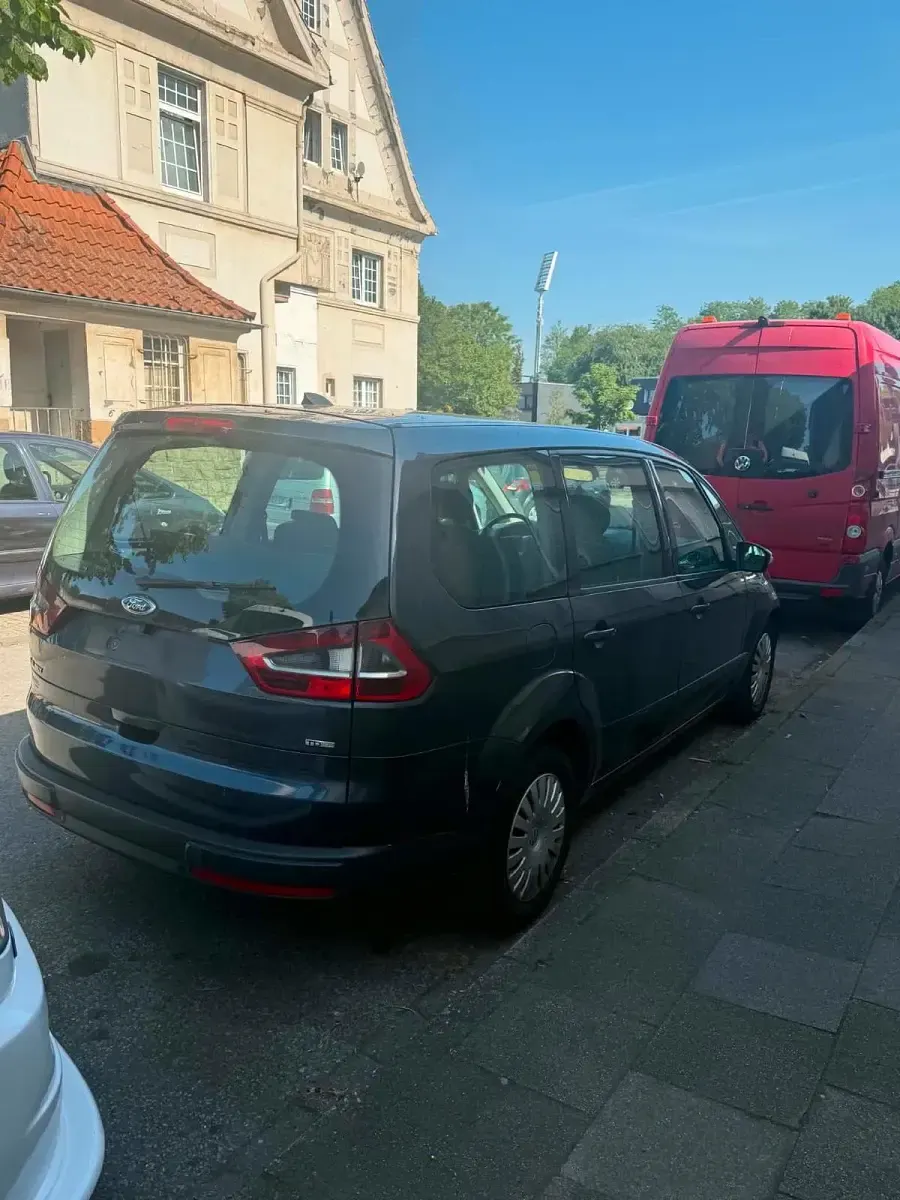 Używany Ford Galaxy 140 KM (102 kW) 2006 Szary Minivan