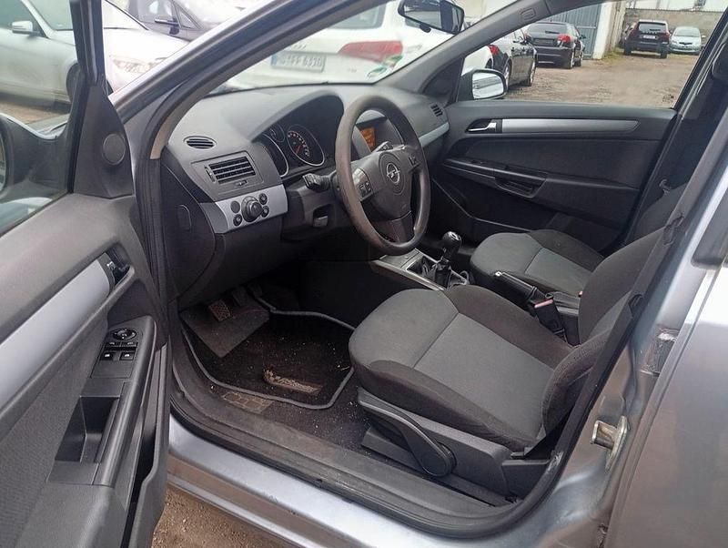 Gebraucht Opel Astra Edition 105 PS (77 kW) 2005 Silber Limousine