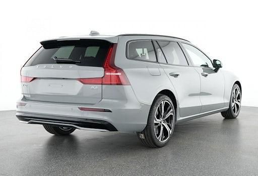 Gebraucht Volvo V60 Plus 197 PS (144 kW) 2025 Grau Kombi