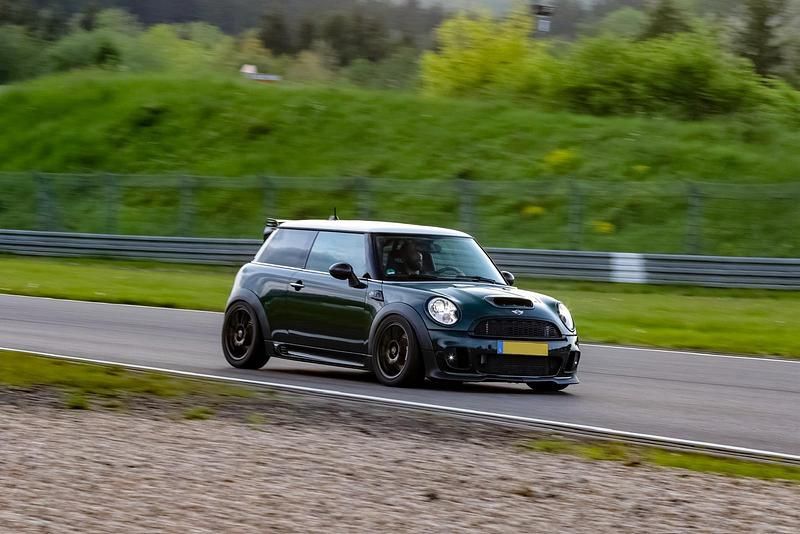 Grün Gebraucht 2007 Mini John Cooper Works Kleinwagen | 18.800 € - Bild 1/4