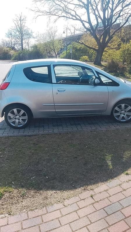 Gebraucht Mitsubishi Colt 75 PS (55 kW) 2007 Silber Kleinwagen