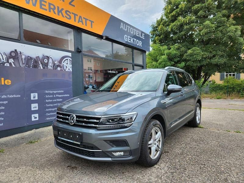 Gebraucht VW Tiguan Allspace Highline 190 PS (139 kW) 2018 Platinum grey metallic SUV
