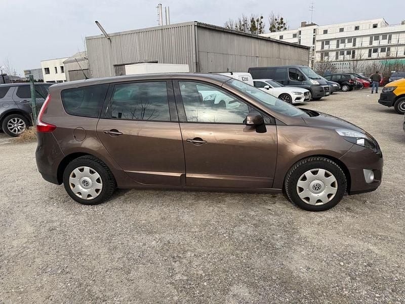 Gebraucht Renault Scénic III Dynamique 131 PS (96 kW) 2011 Braun Van / Kleinbus