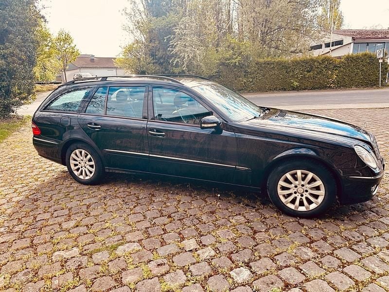Second-hand Mercedes E220 170 CP (125 kW) 2007 Negru Break