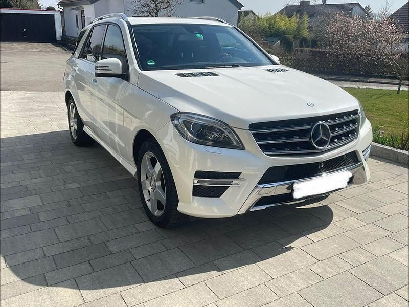 Gebraucht Mercedes ML350 258 PS (189 kW) 2014 Weiß SUV