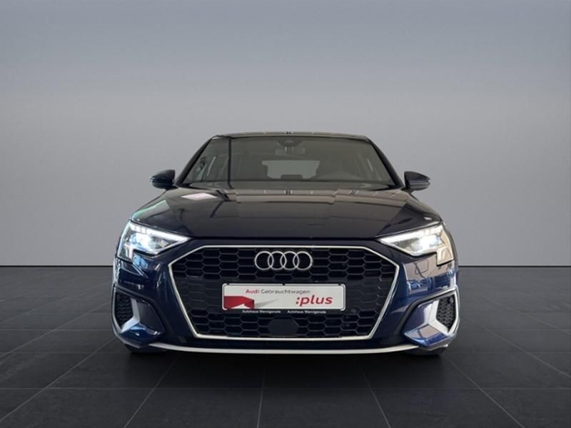 Gebraucht Audi A3 Sportback e-tron Ambiente 204 PS (150 kW) 2022 Navarrablau metallic Kleinwagen