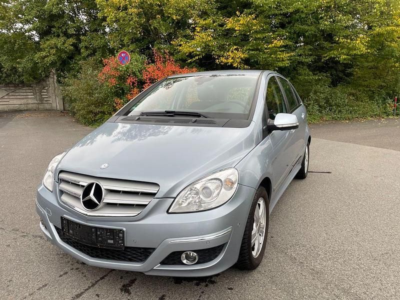 Blau Gebraucht 2009 Mercedes B180 Van / Kleinbus | 4.800 € (Guter Preis) - Bild 1/4