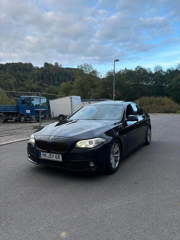 Schwarz Gebraucht 2014 BMW 530 Limousine | 15.500 € (Fairer Preis) - Bild 1/4