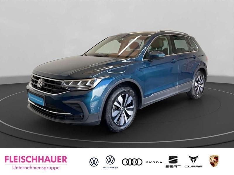 Blau Gebraucht 2023 VW Tiguan Move SUV | 28.990 € (Guter Preis) - Bild 1/4