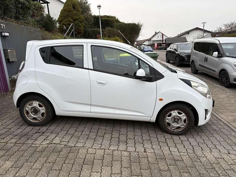 Gebraucht Chevrolet Spark LS 68 PS (50 kW) 2011 Weiß Kleinwagen