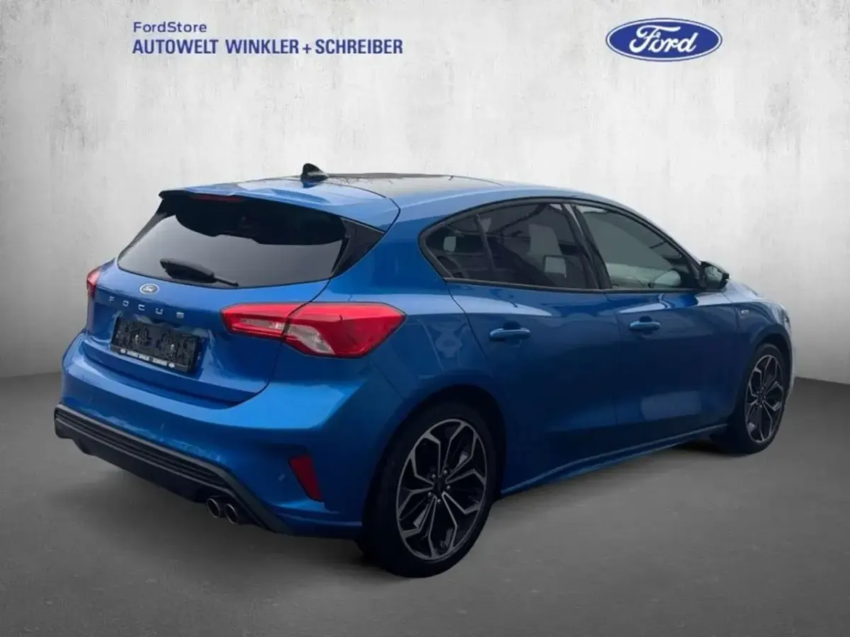 Gebraucht Ford Focus ST-Line X 150 PS (110 kW) 2021 Dynamicblau metallic Limousine