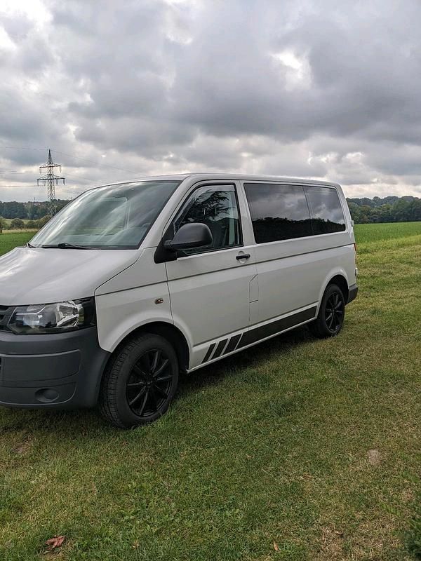 Weiß Gebraucht 2011 VW T5 Van | 24.950 € - Bild 1/4