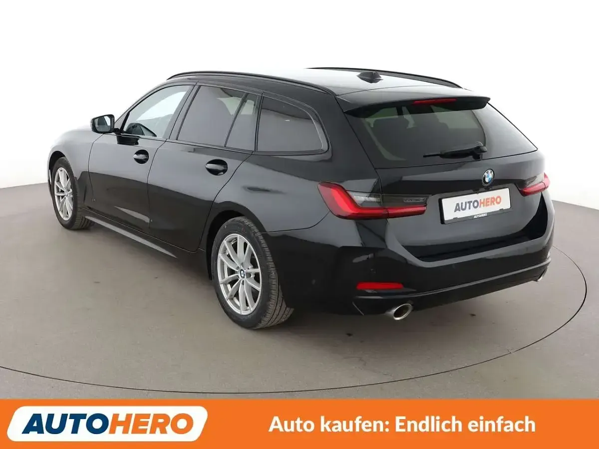 Gebraucht BMW 320 184 PS (135 kW) 2022 Schwarz ii/bonnet fluid black Kombi