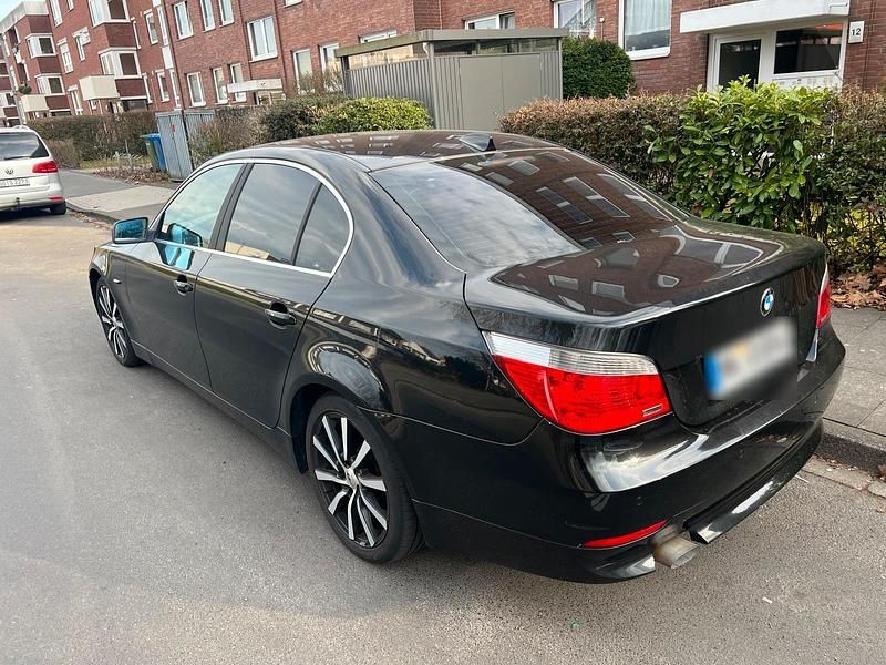 Gebraucht BMW 520 163 PS (119 kW) 2006 Schwarz Limousine