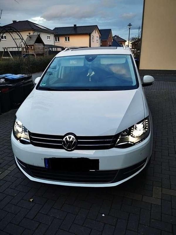 Weiß Gebraucht 2015 VW Sharan Van / Kleinbus | 25.750 € - Bild 1/4