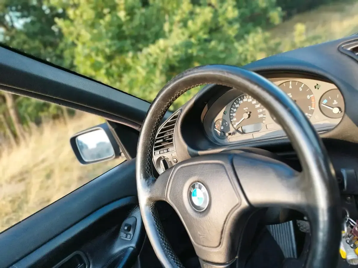 Gebraucht BMW 318 Cabriolet Basis 115 PS (84 kW) 1997 Silber Cabrio