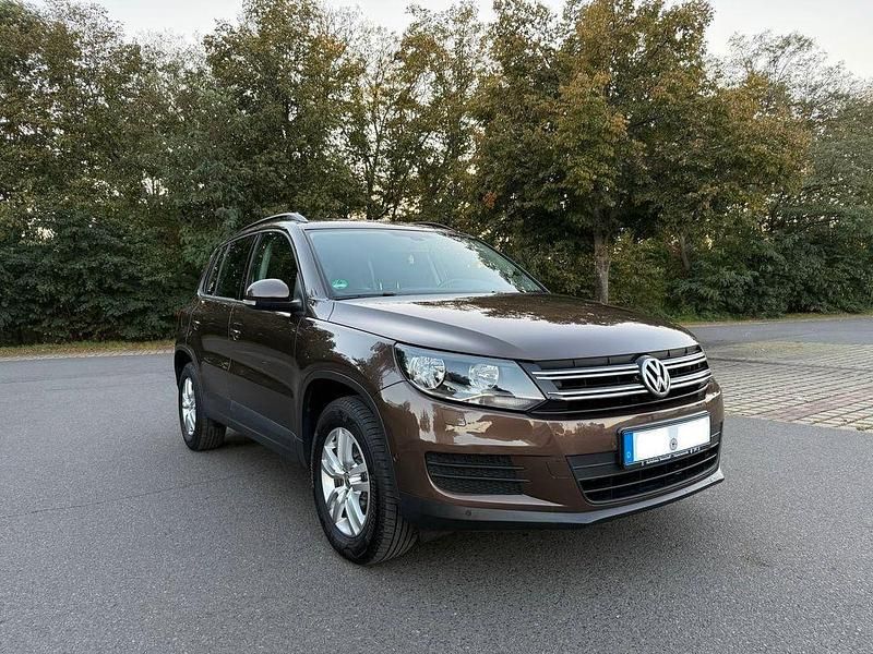 Braun Gebraucht 2011 VW Tiguan SUV | 10.700 € (Etwas zu teuer) - Bild 1/4