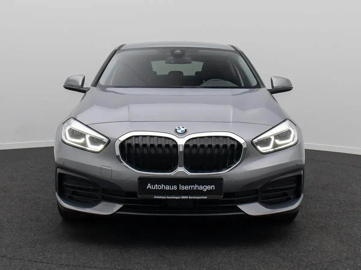 Gebraucht BMW 118 Advantage 136 PS (100 kW) 2023 Grau Kleinwagen
