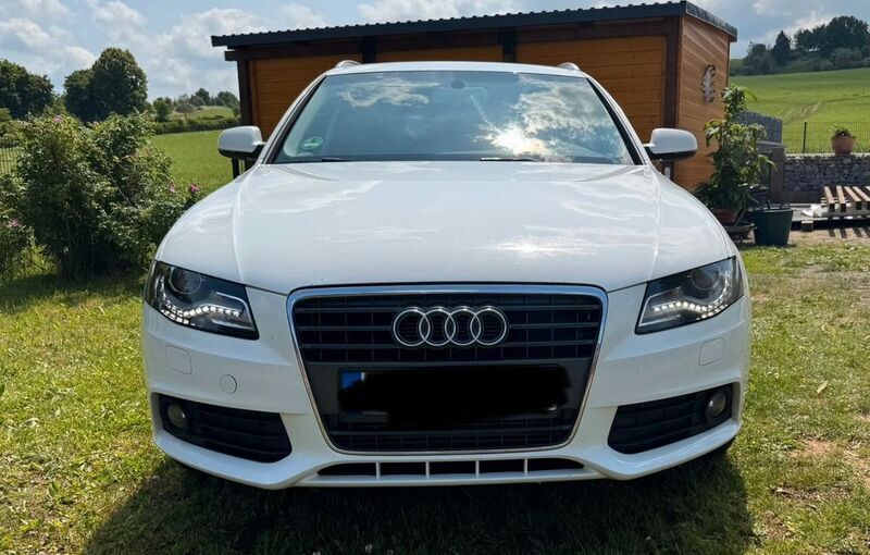 Weiß Gebraucht 2010 Audi A4 S-Line Kombi | 8.000 € (Fairer Preis) - Bild 1/4