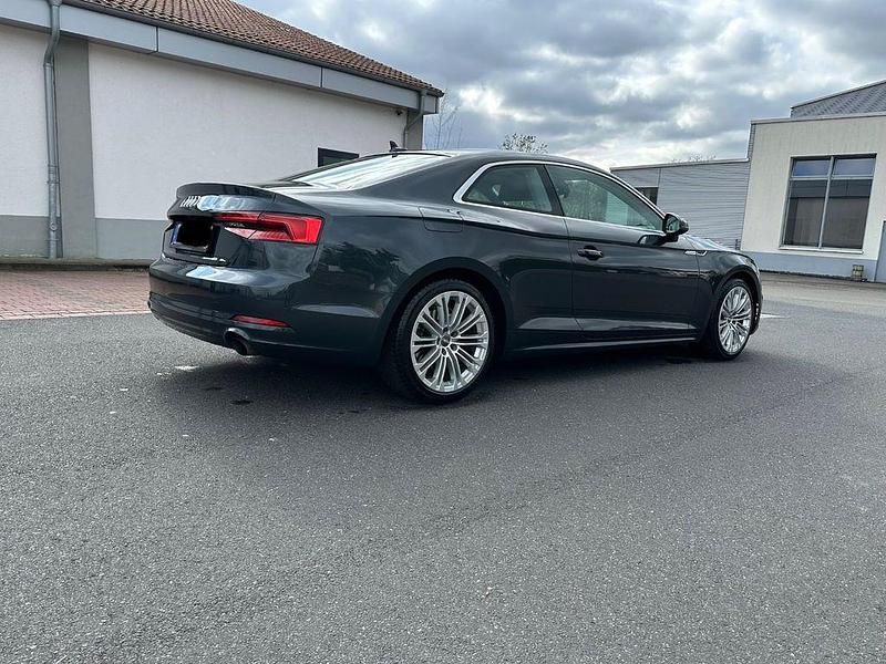 Gebraucht Audi A5 Design 190 PS (139 kW) 2017 Grau Coupé