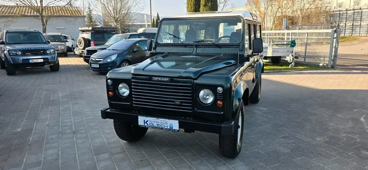 Gebraucht Land Rover Defender 122 PS (89 kW) 2001 Grün SUV