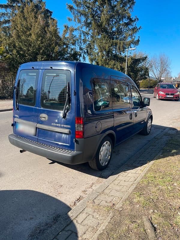 Gebraucht Opel Combo 101 PS (74 kW) 2010 Blau Van / Kleinbus