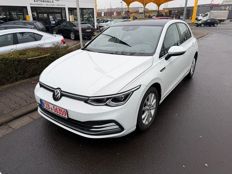 Gebraucht VW Golf VIII Style 150 PS (110 kW) 2020 Pure white Limousine
