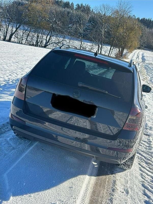 Gebraucht Skoda Octavia Elegance 184 PS (135 kW) 2014 Schwarz Kombi