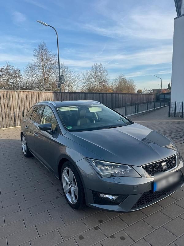 Grau Gebraucht 2016 Seat Leon FR Kombi | 10.990 € (Fairer Preis) - Bild 1/4
