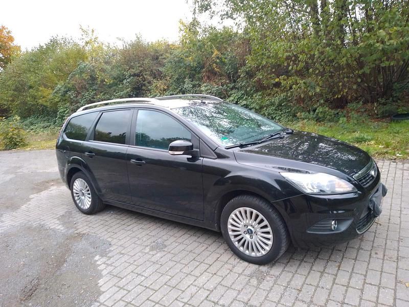 Schwarz Gebraucht 2009 Ford Focus Titanium Kombi | 3.000 € (Fairer Preis) - Bild 1/4