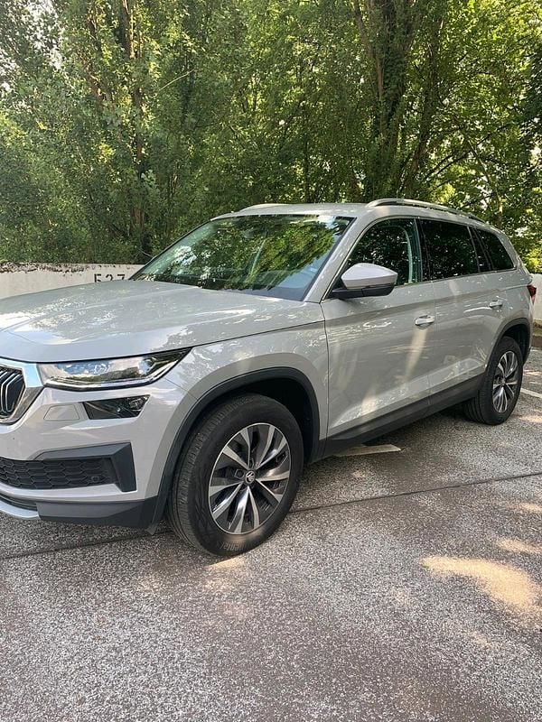 Grau Gebraucht 2023 Skoda Kodiaq SUV | 28.490 € (Superpreis) - Bild 1/4