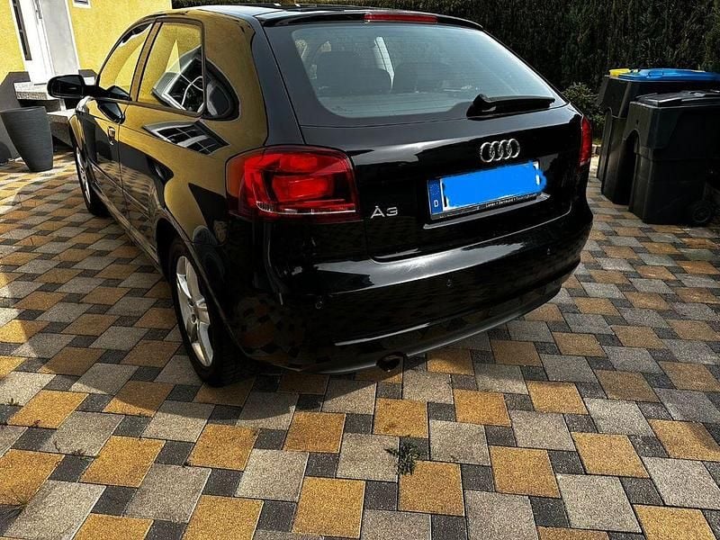 Gebraucht Audi A3 Attraction 102 PS (75 kW) 2010 Schwarz Kleinwagen