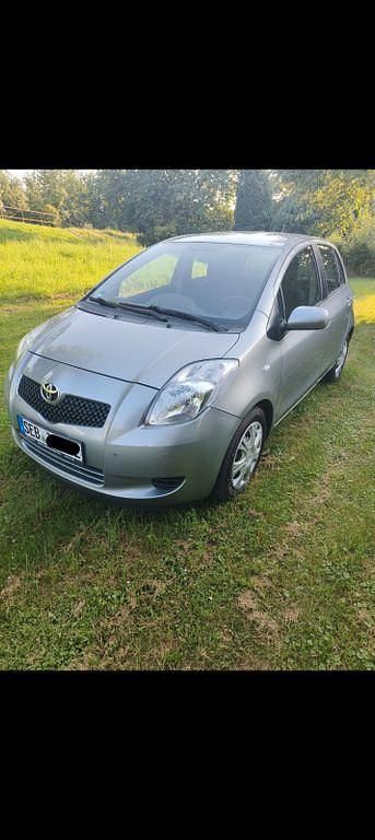 Gebraucht Toyota Yaris 87 PS (63 kW) 2006 Silber Limousine