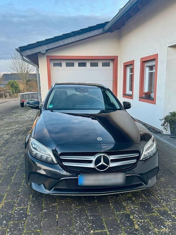 Schwarz Gebraucht 2019 Mercedes C220 Avantgarde Kombi | 19.200 € (Guter Preis) - Bild 1/4
