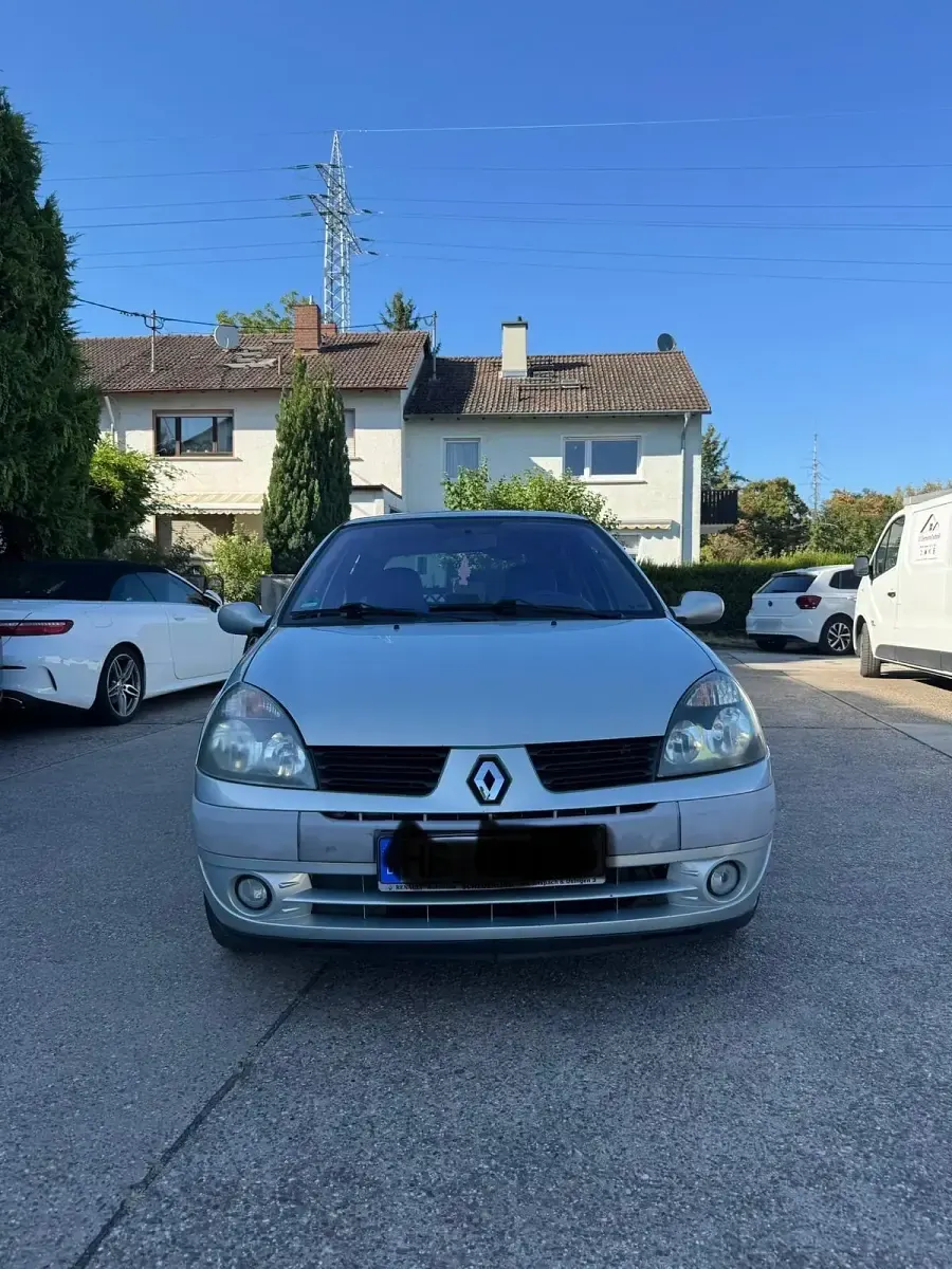 Gebraucht Renault Clio 75 PS (55 kW) 2004 Silber Kleinwagen