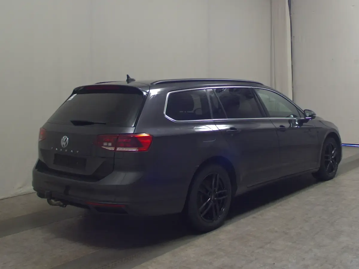 Gebraucht VW Passat Business 200 PS (147 kW) 2020 Grau Kombi