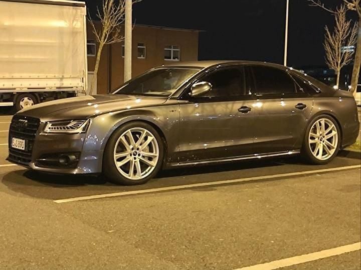 Gebraucht Audi S8 700 PS (514 kW) 2017 Grau Limousine