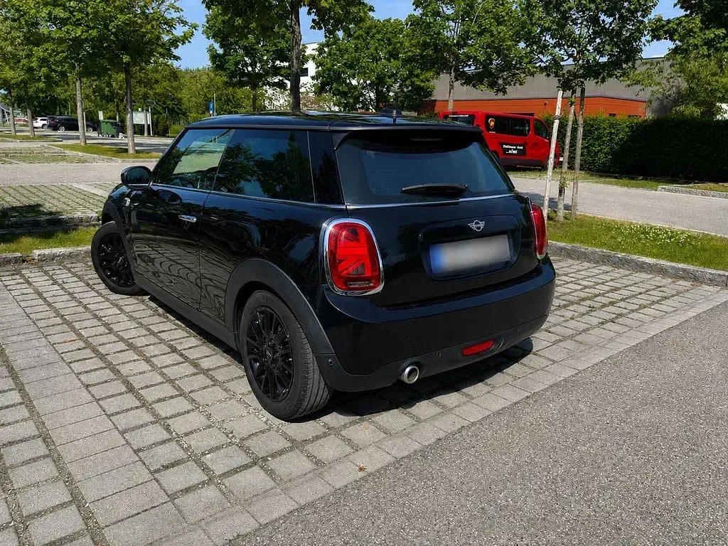 Gebraucht Mini Cooper 136 PS (100 kW) 2019 Schwarz Kleinwagen