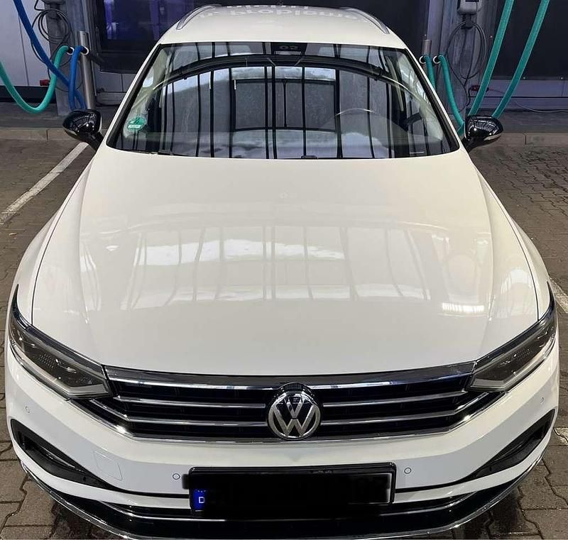 Gebraucht VW Passat Elegance 150 PS (110 kW) 2020 Weiß Kombi