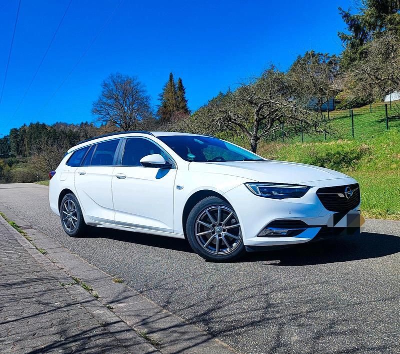 Usado Opel Insignia 170 HP (125 kW) 2019 Branco Carrinha