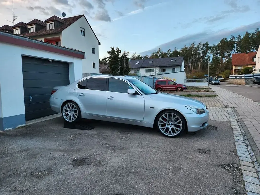 Second-hand BMW 525 177 CP (130 kW) 2005 Argintiu Berlinǎ