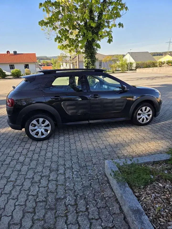 Gebraucht Citroën C4 Live 110 PS (80 kW) 2015 Schwarz Limousine