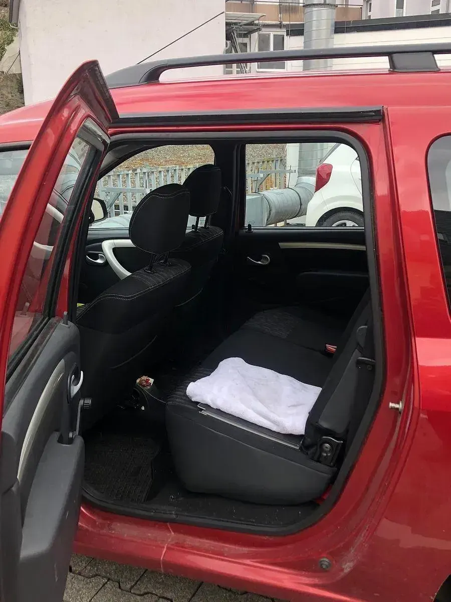 Gebraucht Dacia Logan MCV 88 PS (64 kW) 2012 Rot Van / Kleinbus