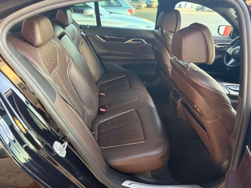 Gebraucht BMW 740 320 PS (235 kW) 2019 Carbonschwarz Limousine