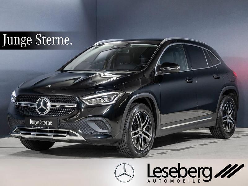 Kosmosschwarz Gebraucht 2020 Mercedes GLA200 Progressive SUV | 29.860 € (Guter Preis) - Bild 1/4