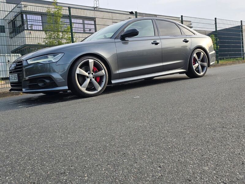 Grau Gebraucht 2015 Audi A6 Ambiente Limousine | 26.600 € (Fairer Preis) - Bild 1/4