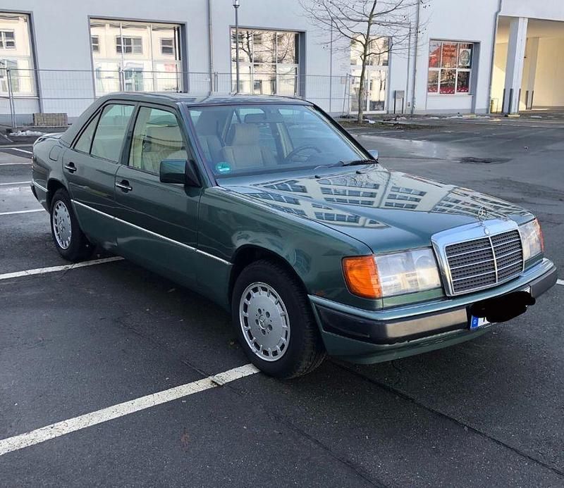Second-hand Mercedes E280 193 CP (141 kW) 1993 Verde Berlinǎ