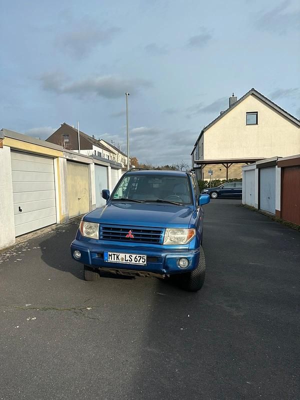 Blau Gebraucht 2002 Mitsubishi Pajero SUV | 2.295 € (Guter Preis) - Bild 1/4