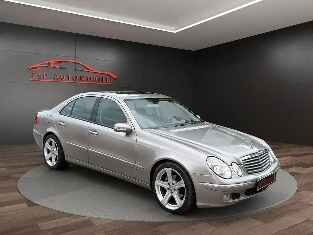 Gebraucht Mercedes E220 150 PS (110 kW) 2004 Silber Limousine